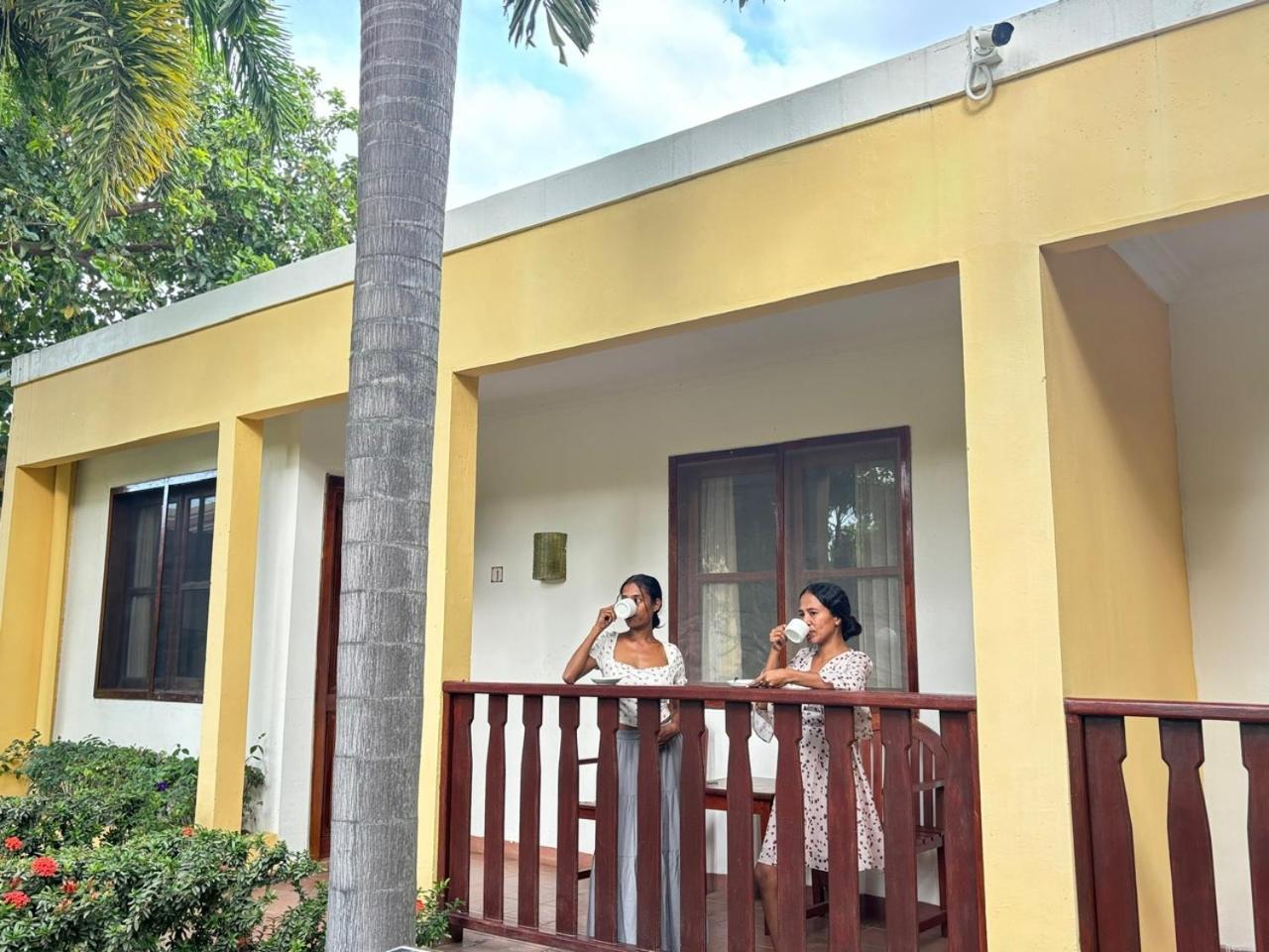 Palm Malinamoc Hotel Dili Exterior photo